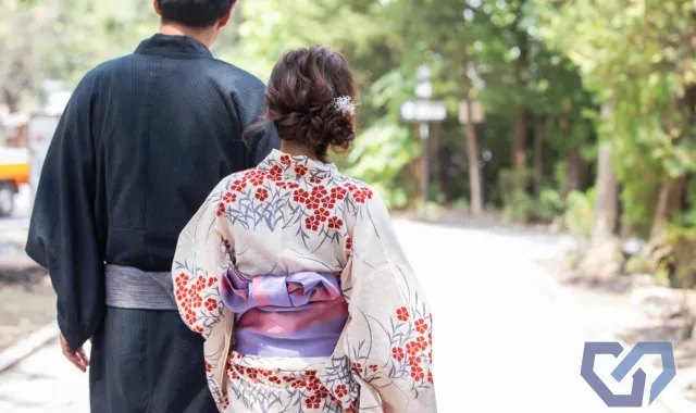 浴衣姿の男女